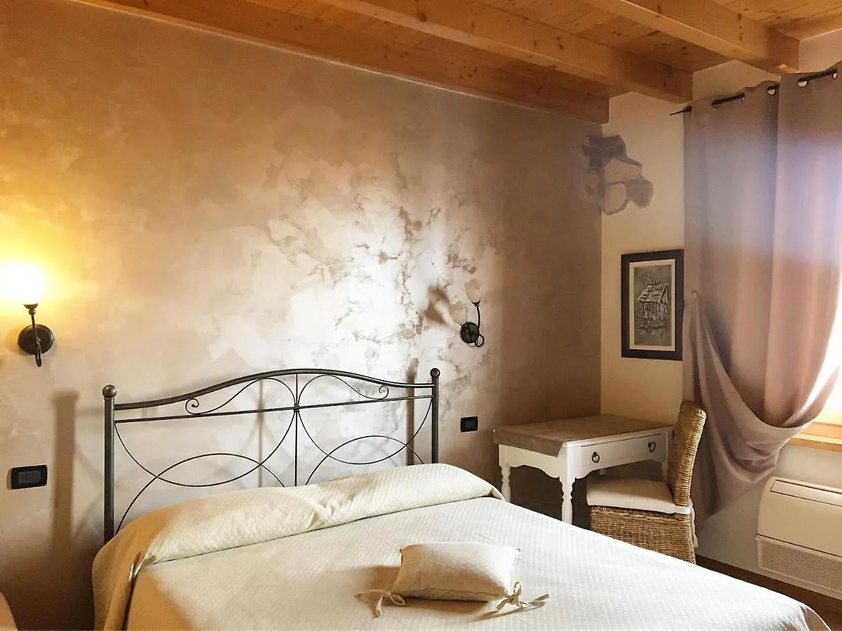Farm stay Agriturismo & Agricamping Serena Pastrengo